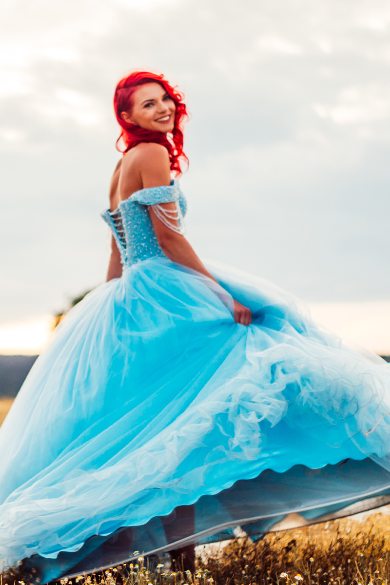blaues-brautkleid-schillersbraeute-rudolstadt